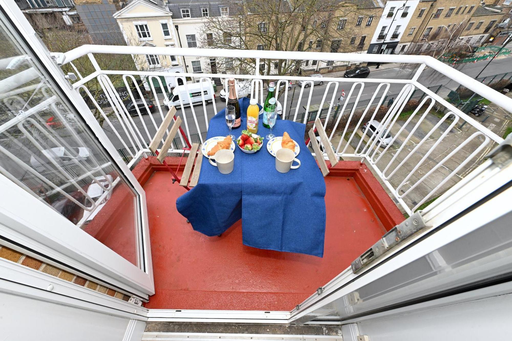 Superb 4 Bedroom Flat In The Heart Of Camden Town London Exterior foto